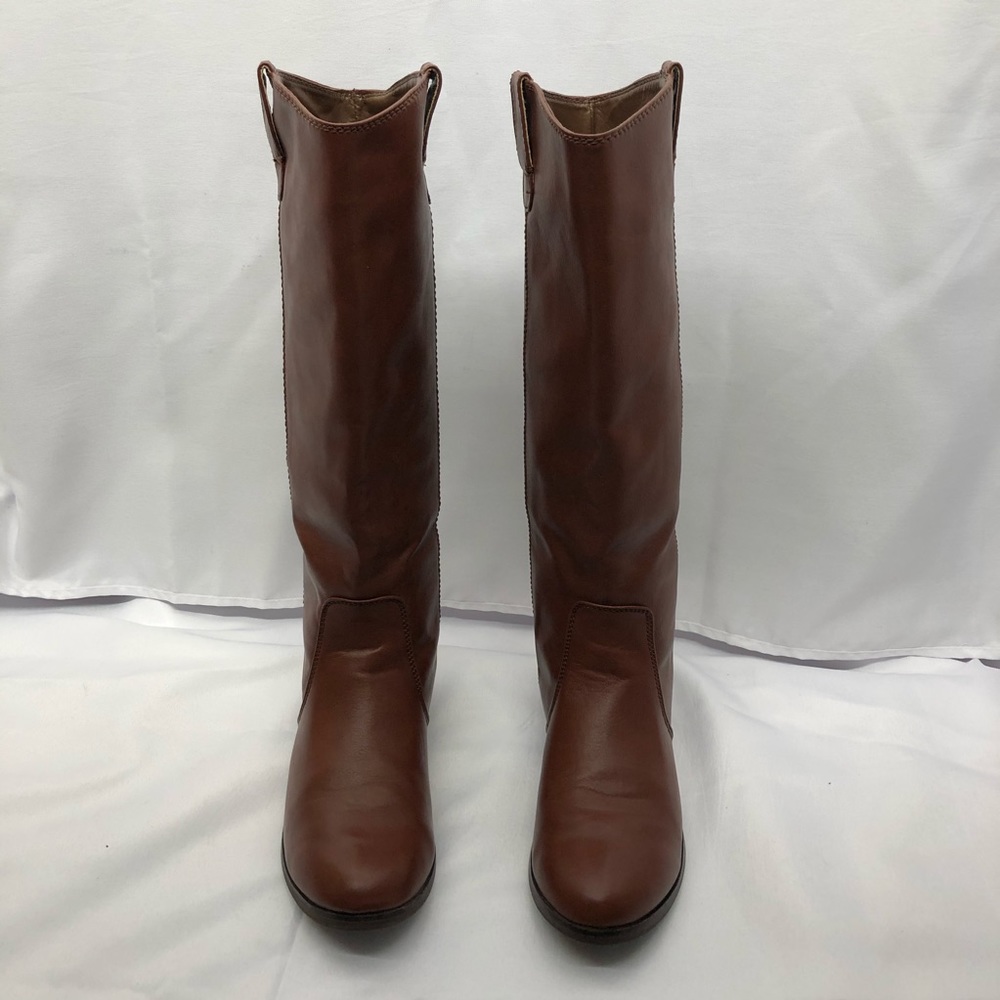 Forever 21 calf high boot *fit like an 8*